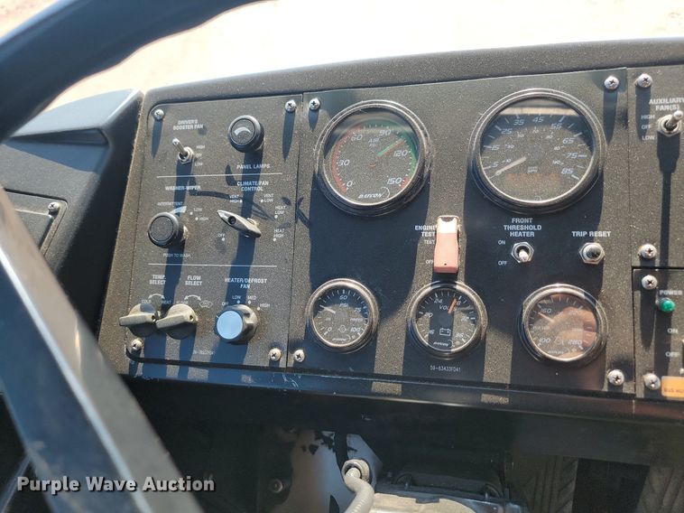 image for item LQ9140 2009 Gillig  shuttle bus