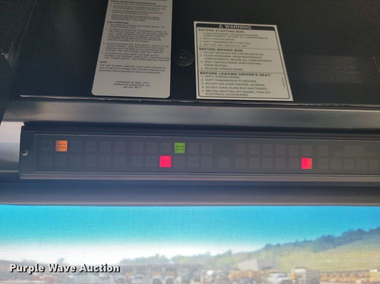 image for item LQ9140 2009 Gillig  shuttle bus