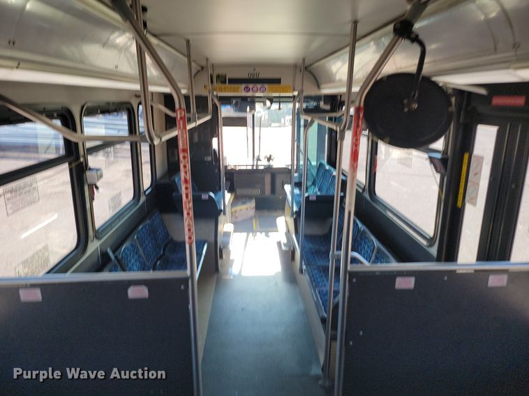 image for item LQ9140 2009 Gillig  shuttle bus