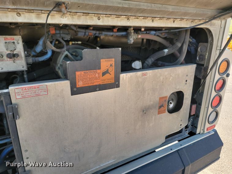 image for item LQ9140 2009 Gillig  shuttle bus