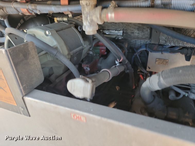 image for item LQ9140 2009 Gillig  shuttle bus