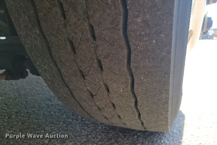 image for item LQ9140 2009 Gillig  shuttle bus