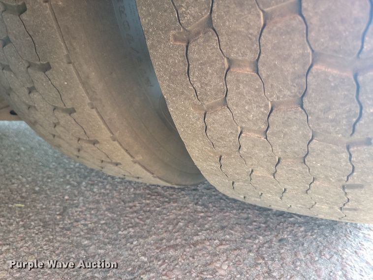 image for item LQ9140 2009 Gillig  shuttle bus