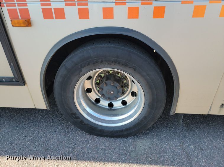 image for item LQ9140 2009 Gillig  shuttle bus