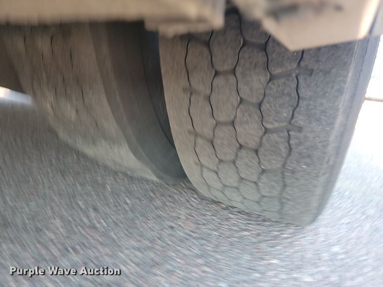 image for item LQ9140 2009 Gillig  shuttle bus