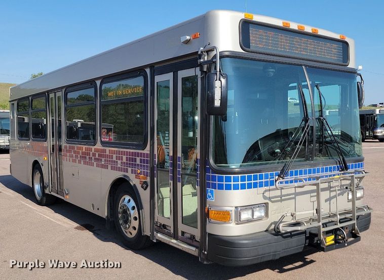 image for item LQ9141 2009 Gillig  shuttle bus