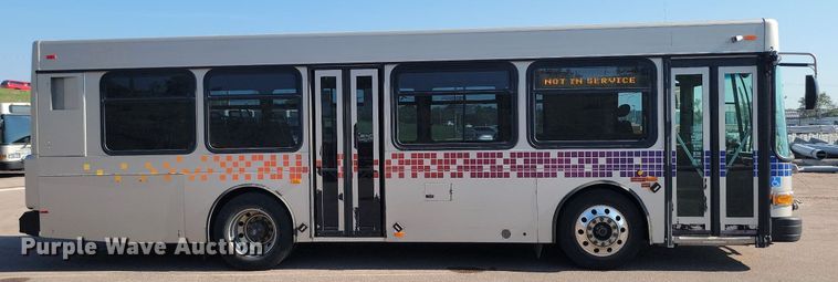 image for item LQ9141 2009 Gillig  shuttle bus