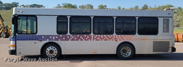 image for item LQ9141 2009 Gillig  shuttle bus