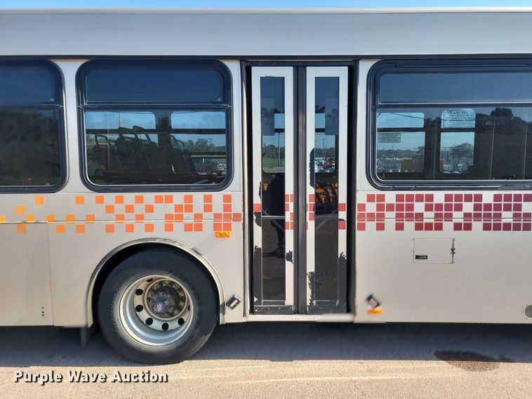 image for item LQ9141 2009 Gillig  shuttle bus