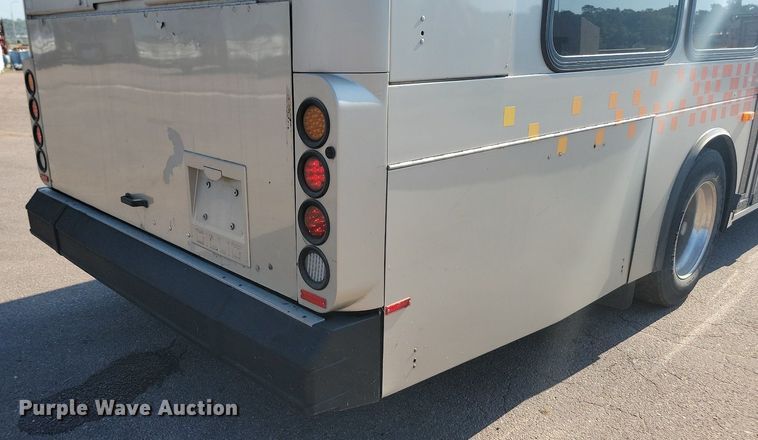 image for item LQ9141 2009 Gillig  shuttle bus