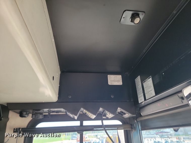 image for item LQ9141 2009 Gillig  shuttle bus