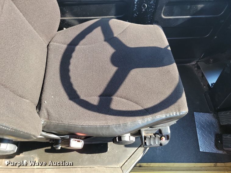 image for item LQ9141 2009 Gillig  shuttle bus