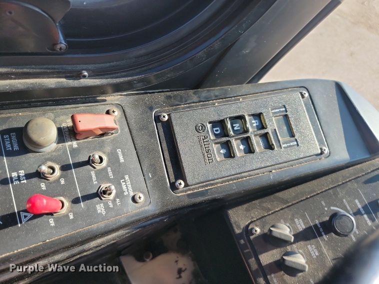 image for item LQ9141 2009 Gillig  shuttle bus