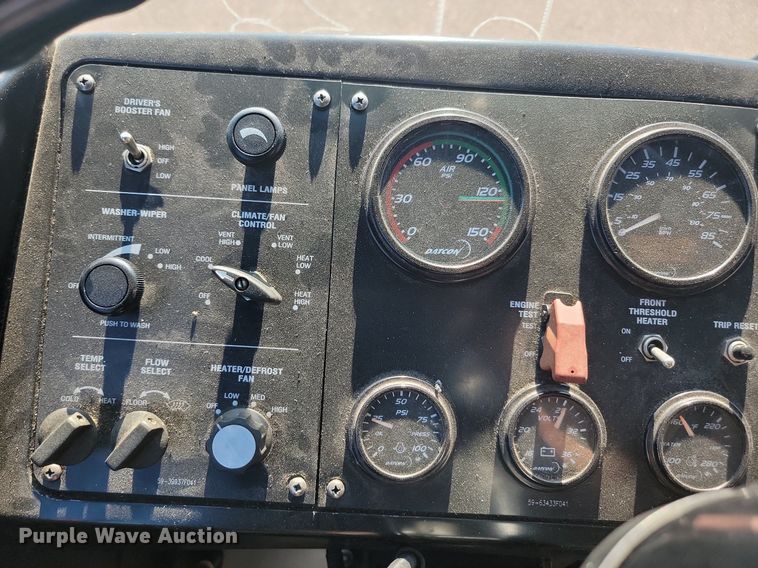 image for item LQ9141 2009 Gillig  shuttle bus