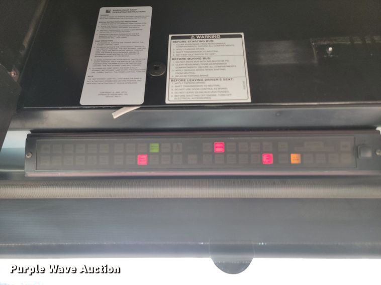 image for item LQ9141 2009 Gillig  shuttle bus