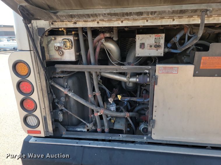 image for item LQ9141 2009 Gillig  shuttle bus