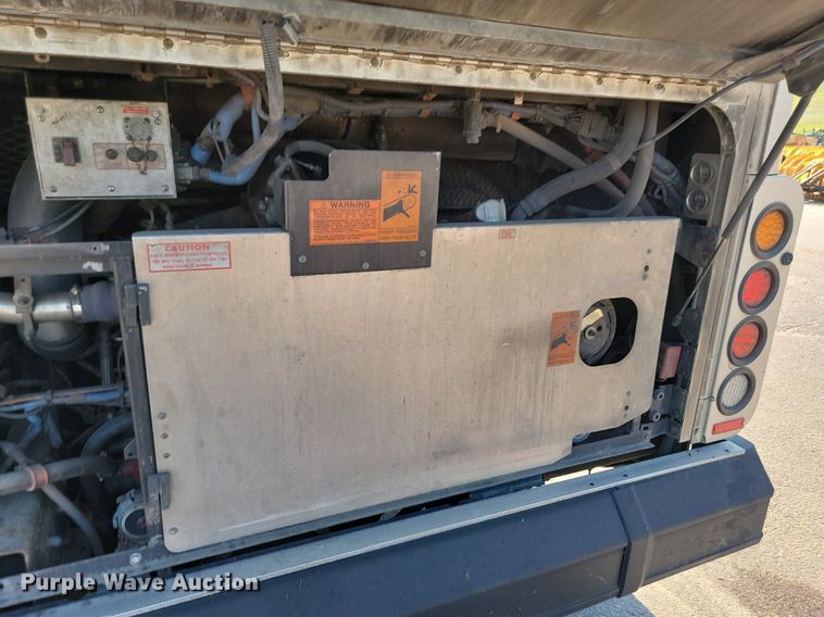 image for item LQ9141 2009 Gillig  shuttle bus