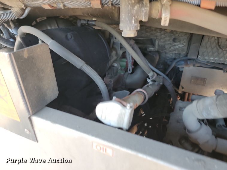 image for item LQ9141 2009 Gillig  shuttle bus