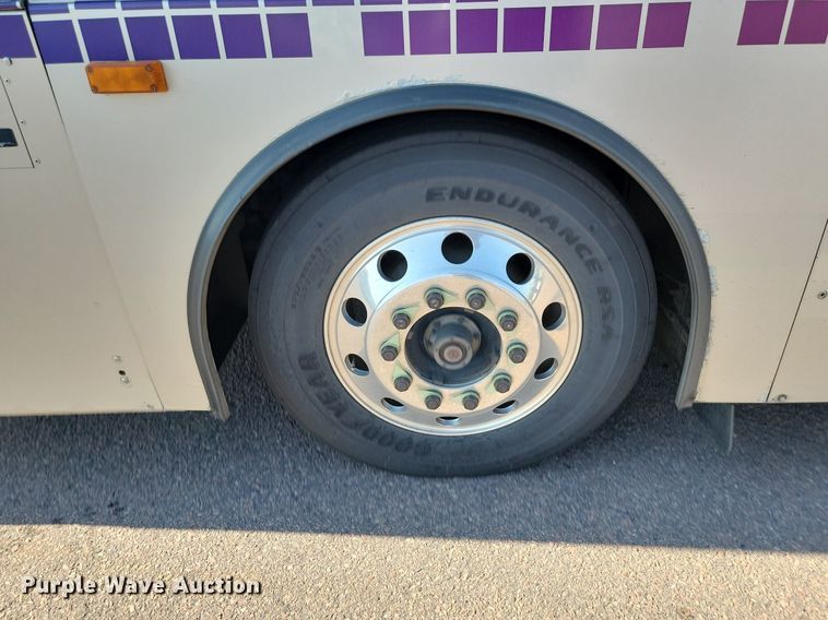 image for item LQ9141 2009 Gillig  shuttle bus