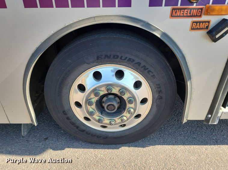 image for item LQ9141 2009 Gillig  shuttle bus