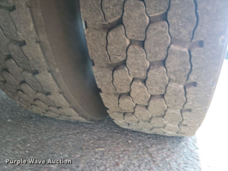 image for item LQ9141 2009 Gillig  shuttle bus