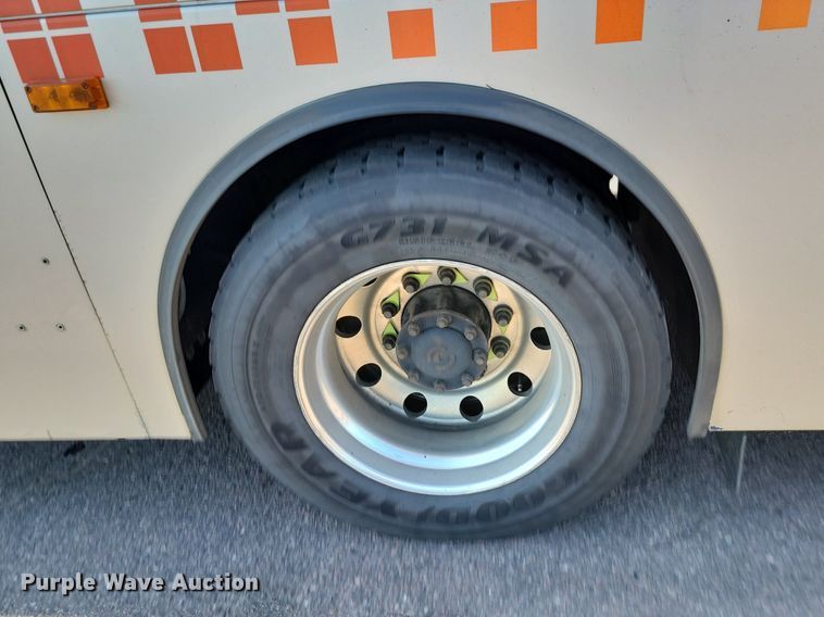 image for item LQ9141 2009 Gillig  shuttle bus