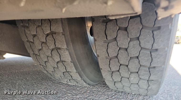 image for item LQ9141 2009 Gillig  shuttle bus