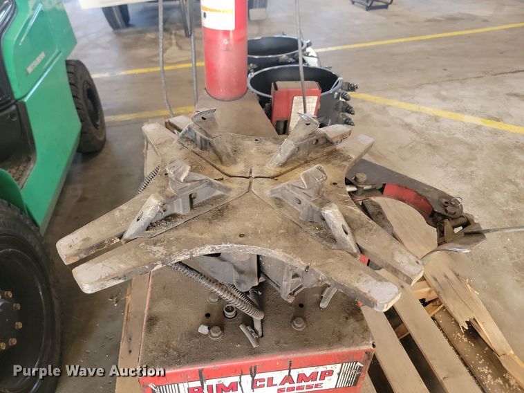 image for item LQ9142 Coats 5065E  rim clamp tire machine