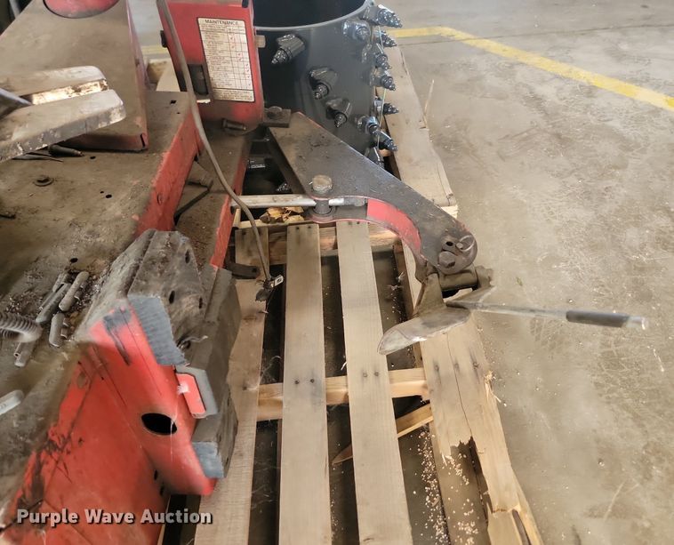 image for item LQ9142 Coats 5065E  rim clamp tire machine