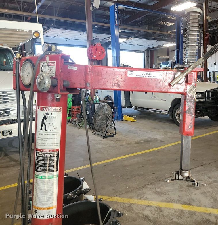 image for item LQ9142 Coats 5065E  rim clamp tire machine