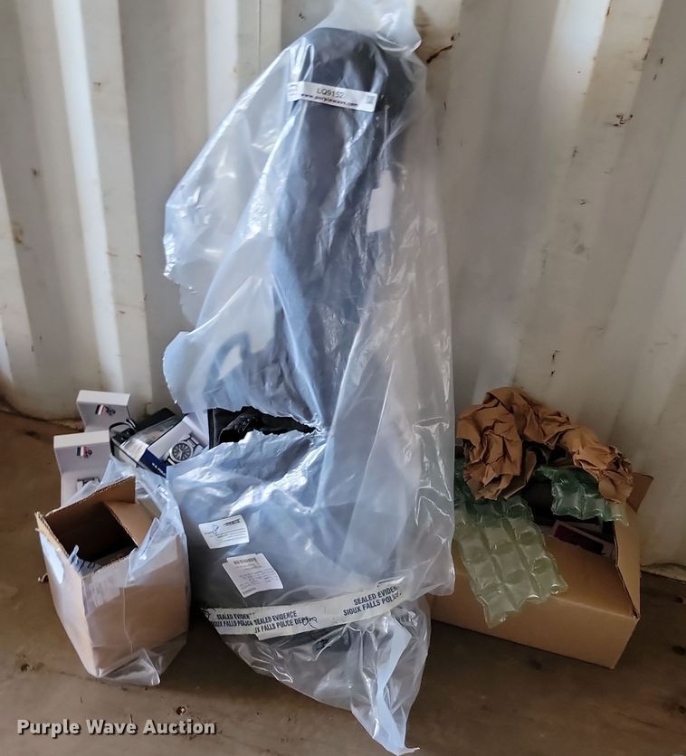 image for item LQ9152 Household items