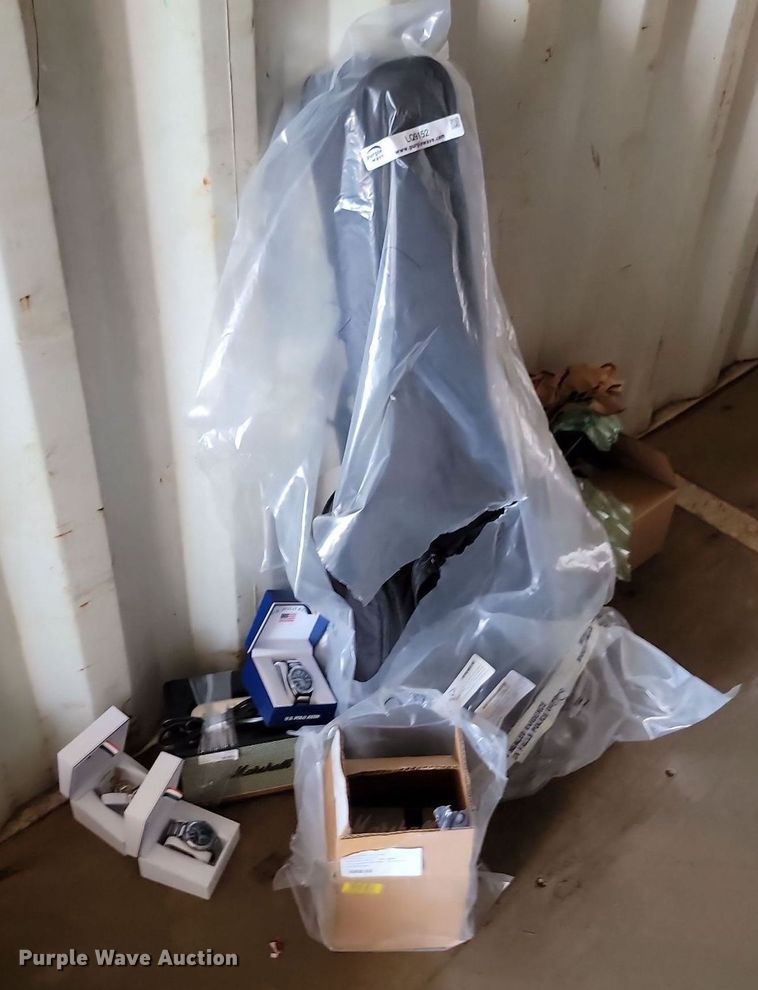 image for item LQ9152 Household items