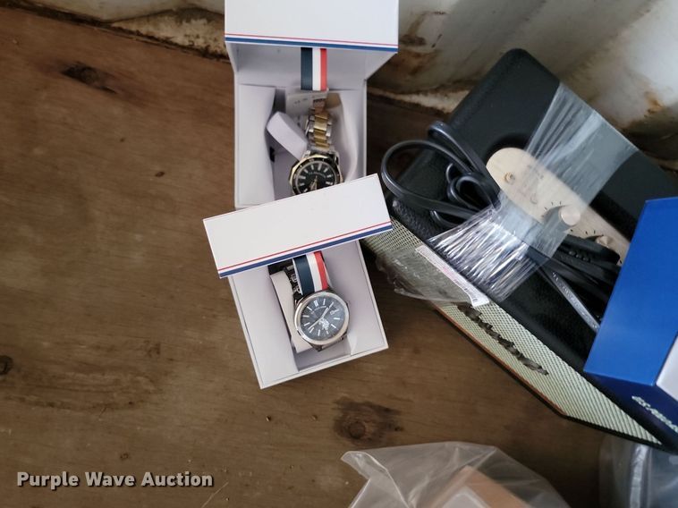 image for item LQ9152 Household items