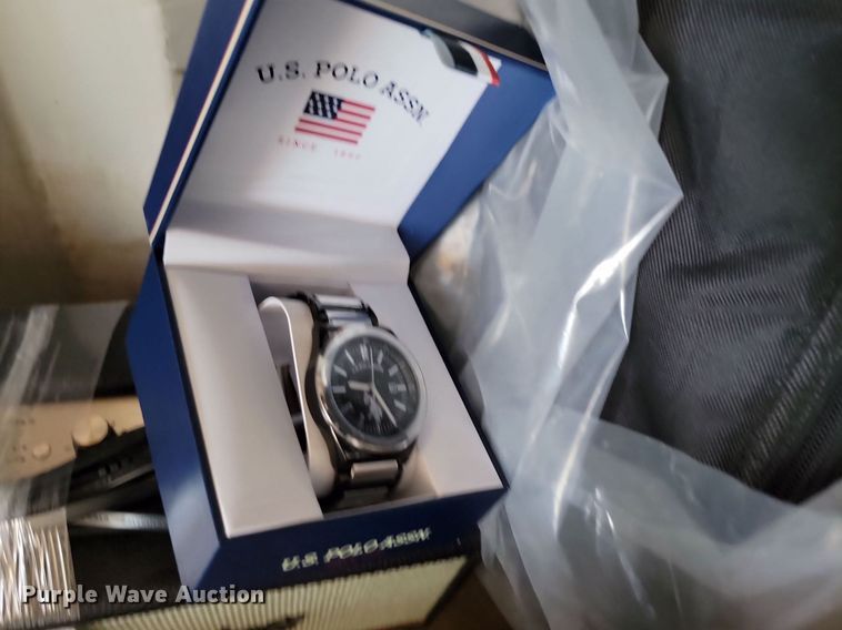 image for item LQ9152 Household items