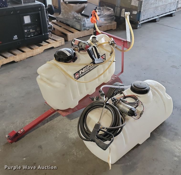 image for item LQ9167 (2) sprayers