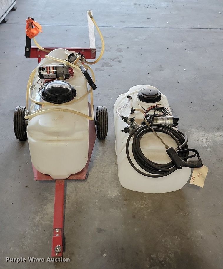 image for item LQ9167 (2) sprayers