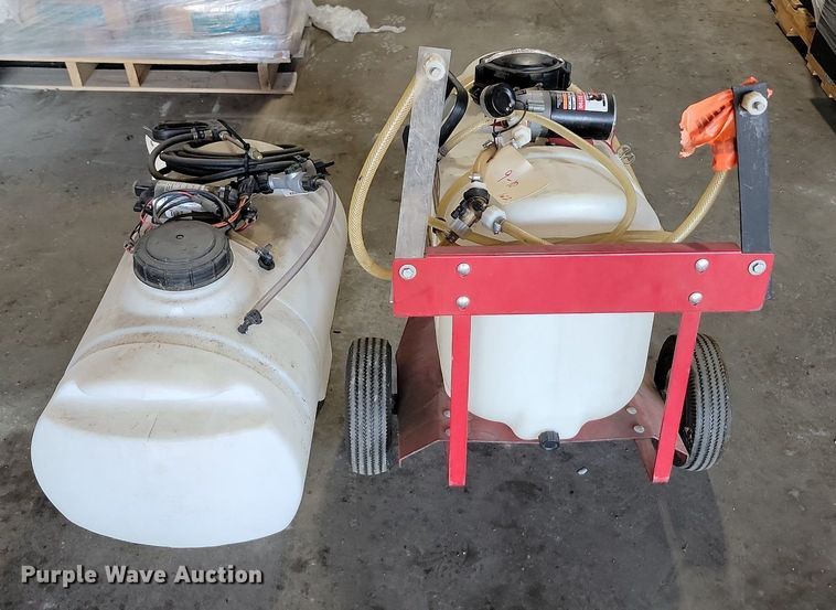 image for item LQ9167 (2) sprayers