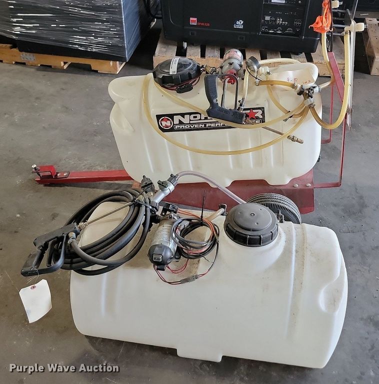 image for item LQ9167 (2) sprayers