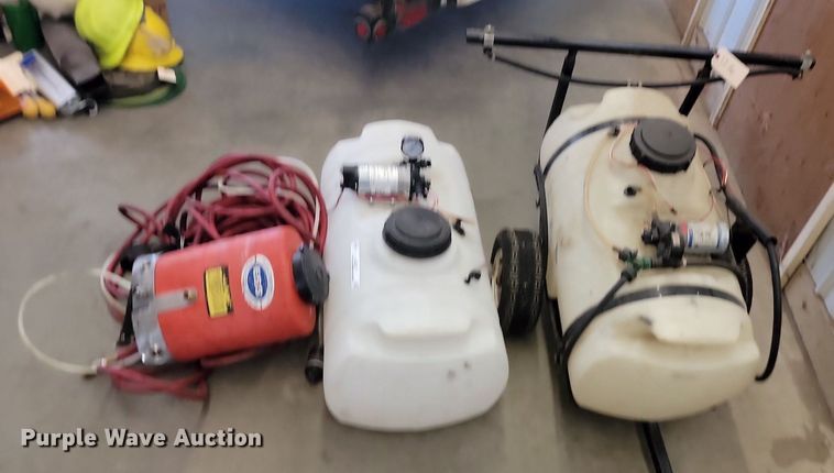 image for item LQ9173 (2) sprayers