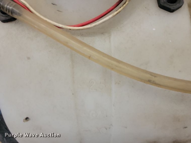 image for item LQ9173 (2) sprayers