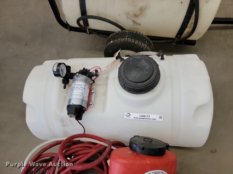 image for item LQ9173 (2) sprayers