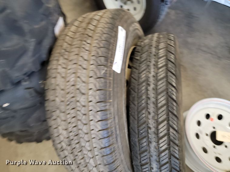 image for item LQ9177 Tires and wheels