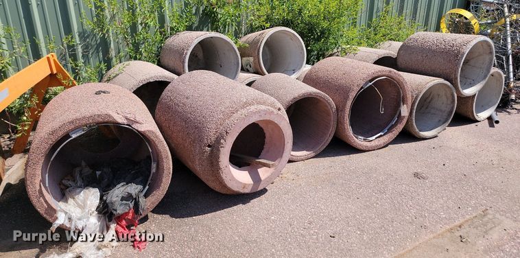 image for item LQ9184 (14) concrete planters