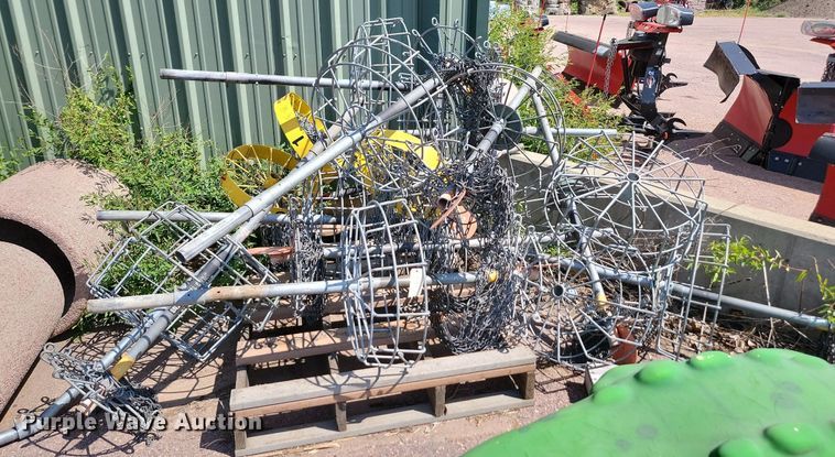 image for item LQ9185 Approximately 15 disc golf basket targets