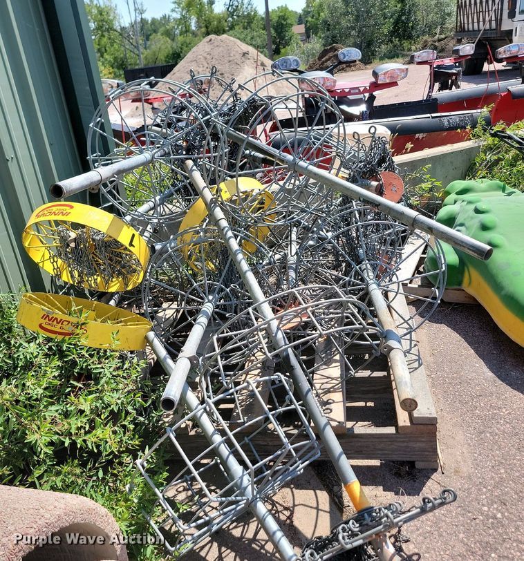 image for item LQ9185 Approximately 15 disc golf basket targets