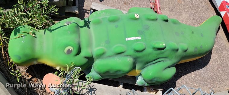 image for item LQ9187 Alligator swimming pool accessory