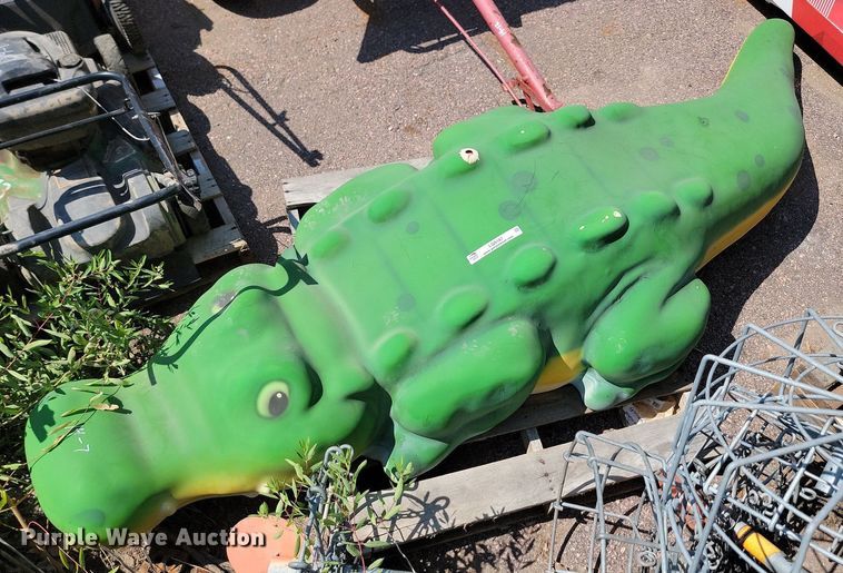 image for item LQ9187 Alligator swimming pool accessory