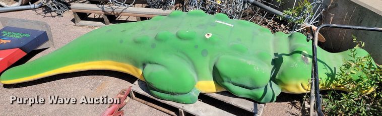image for item LQ9187 Alligator swimming pool accessory