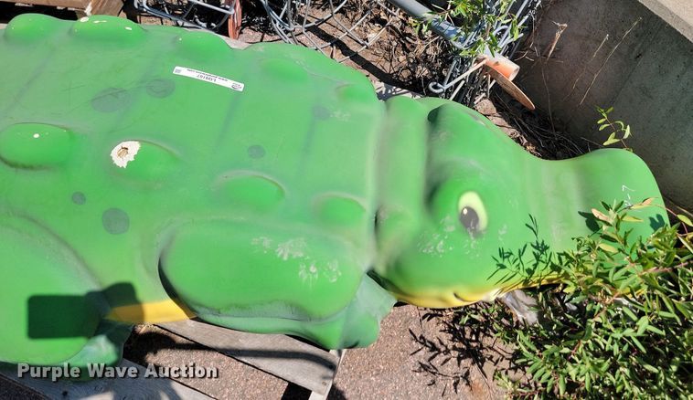 image for item LQ9187 Alligator swimming pool accessory