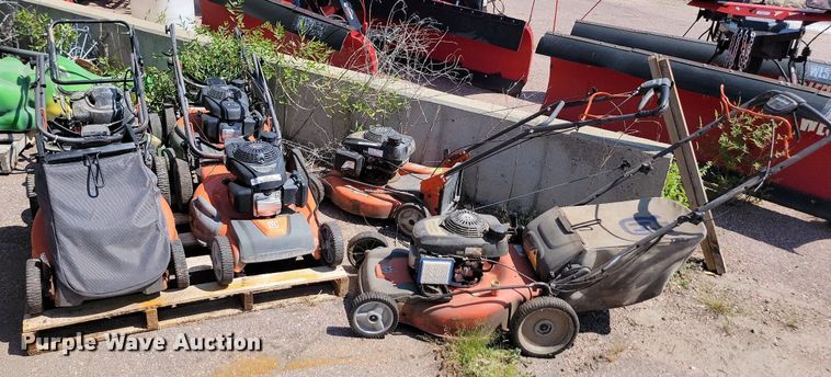 image for item LQ9188 (6) push mowers